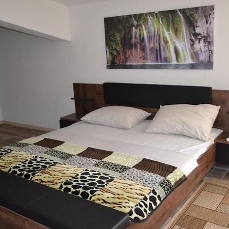 Apartmani Rizvic Velika Kladusa Buitenkant foto